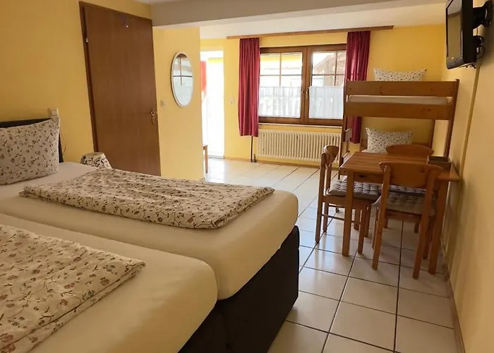 ゲストハウス Chloe *